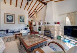 Prime Location - Sea-View 6-BedroomVilla | Heated Pool, Jacuzzi & Tennis Court | Carvoeiro Center