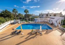 Prime Location - Sea-View 6-BedroomVilla | Heated Pool, Jacuzzi & Tennis Court | Carvoeiro Center
