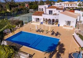 Prime Location - Sea-View 6-BedroomVilla | Heated Pool, Jacuzzi & Tennis Court | Carvoeiro Center