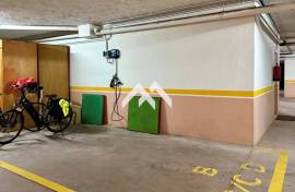 2 bedroom apartment in Quinta das Patinhas with 2 parking spaces