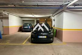 2 bedroom apartment in Quinta das Patinhas with 2 parking spaces