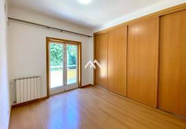 2 bedroom apartment in Quinta das Patinhas with 2 parking spaces