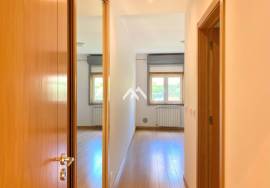 2 bedroom apartment in Quinta das Patinhas with 2 parking spaces