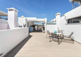 Tavira – 3-bedroom penthouse with expansive rooftop terrace and garage