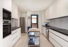 Tavira – 3-bedroom penthouse with expansive rooftop terrace and garage