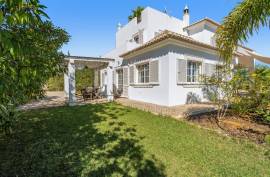 Tavira – Large estate featuring two private villas with sea views and equestrian amenities