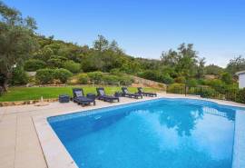 Loulé- Elegant 3-bedroom Villa with pool & countryside views