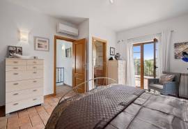 Loulé- Elegant 3-bedroom Villa with pool & countryside views