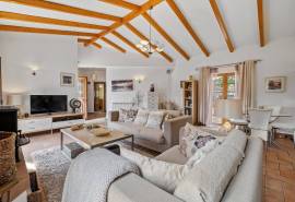 Loulé- Elegant 3-bedroom Villa with pool & countryside views