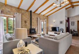 Loulé- Elegant 3-bedroom Villa with pool & countryside views