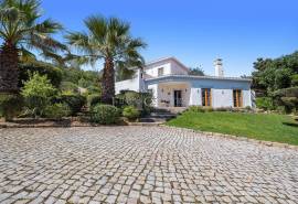 Loulé- Elegant 3-bedroom Villa with pool & countryside views