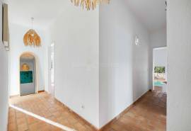 São Bartolomeu de Messines – Single-storey 3+1-bedroom villa with pool and land