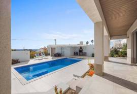 São Bartolomeu de Messines – Contemporary 3+1 bedroom villa with lift, heated pool and panoramic views