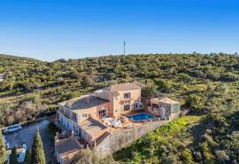 Santa Bárbara de Nexe  – Character villa with pool and panoramic views