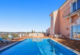 Santa Bárbara de Nexe  – Character villa with pool and panoramic views