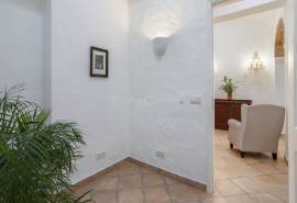 Olhão – Restored elegant 1+1-bedroom historic home with outdoor living