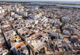 Olhão – Restored elegant 1+1-bedroom historic home with outdoor living