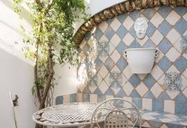 Olhão – Restored elegant 1+1-bedroom historic home with outdoor living