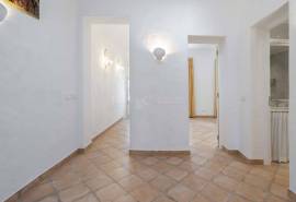 Olhão – Restored elegant 1+1-bedroom historic home with outdoor living