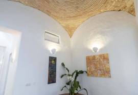 Olhão – Restored elegant 1+1-bedroom historic home with outdoor living