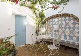 Olhão – Restored elegant 1+1-bedroom historic home with outdoor living