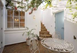 Olhão – Restored elegant 1+1-bedroom historic home with outdoor living