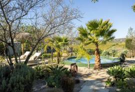 Olhão – 2+3 bedroom boutique estate with guest cottages, wellness spa and sea views