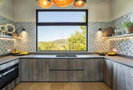 Olhão – 2+3 bedroom boutique estate with guest cottages, wellness spa and sea views