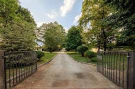Elegant villa on a spacious country estate in Gemona del Friuli, Friuli-Venezia Giulia - Italy