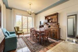 Bright Period Apartment with elevator and balcony - Florence