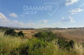 SI1806 – Agricultural land of approximately 45 hectares, arable and irrigable, in an excellent location.