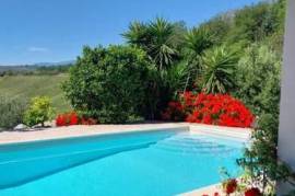 Villa dei Sapori - villa with swimming pool sets on the hills of Loreto Aprutino