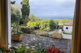 Former Stone Barn/farmhouse Renovated In 1974 On 957 M2 Of Land With Superb Views.