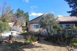 Former Stone Barn/farmhouse Renovated In 1974 On 957 M2 Of Land With Superb Views.