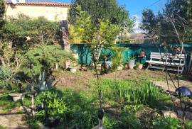 Former Stone Barn/farmhouse Renovated In 1974 On 957 M2 Of Land With Superb Views.