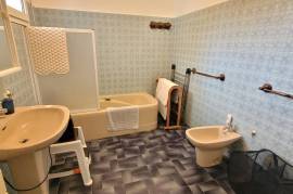 Former Stone Barn/farmhouse Renovated In 1974 On 957 M2 Of Land With Superb Views.