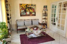 Former Stone Barn/farmhouse Renovated In 1974 On 957 M2 Of Land With Superb Views.