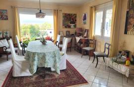 Former Stone Barn/farmhouse Renovated In 1974 On 957 M2 Of Land With Superb Views.