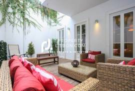 Perfect Lisbon T1 With Patio, Pool Heigh Ceilings And Parking Perfect Lisbon T1 With Patio, Pool Heigh Ceilings And Parking