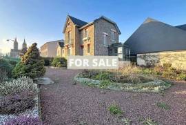 Detached Town House with Character