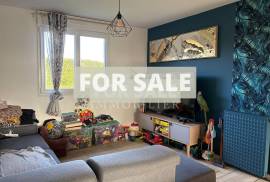 Single Storey Villa With Garden