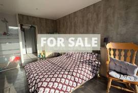 Single Storey Villa With Garden