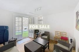 Town House With Courtyard Garden