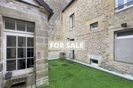 Town House With Courtyard Garden
