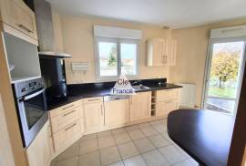 Detached House with Garden, Lovely Family Home