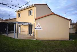 Detached House with Garden, Lovely Family Home