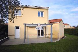 Detached House with Garden, Lovely Family Home