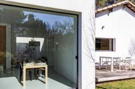 Contemporary Detached Villa with Swimming Pool