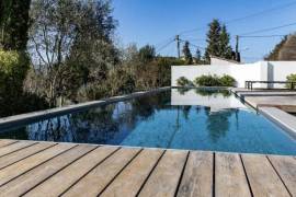 Contemporary Detached Villa with Swimming Pool