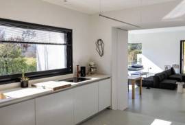 Contemporary Detached Villa with Swimming Pool